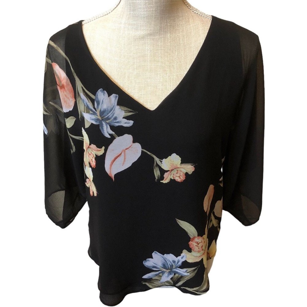 White House Black Market Women's Black/Pink Kimono Sleeve Blouse XS  Floral Kimo